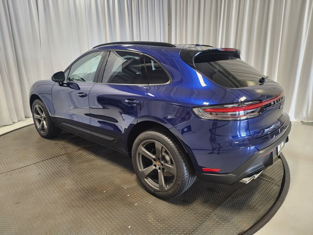 Certified 2025 Porsche Macan image 3