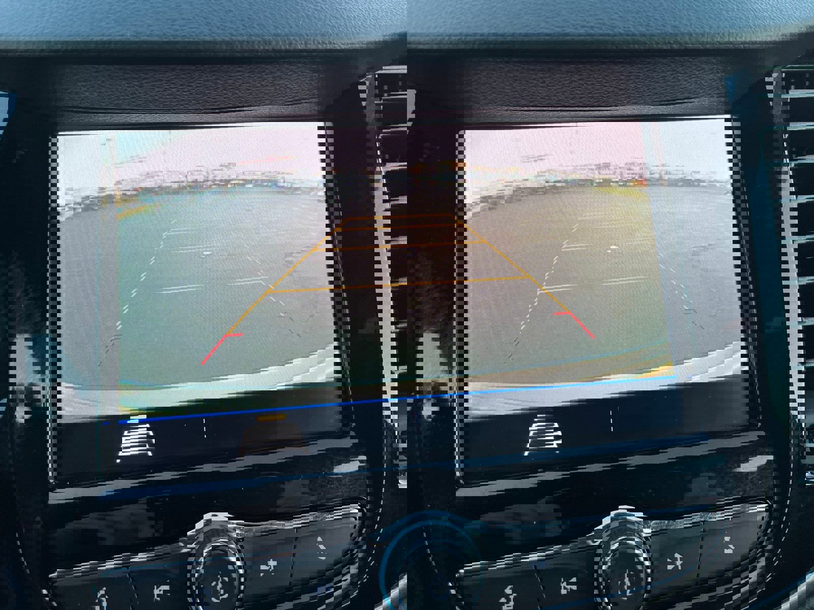 Used 2022 Chevrolet Trax LT w/ Sport Edition image 20