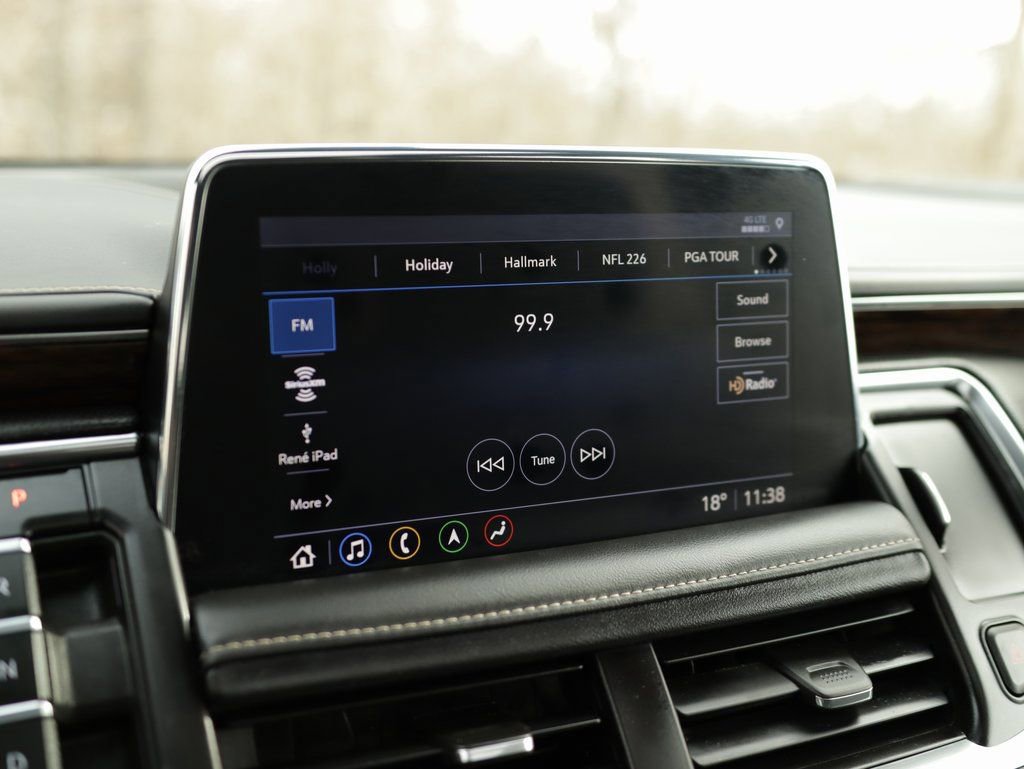 Used 2021 Chevrolet Suburban Premier image 14