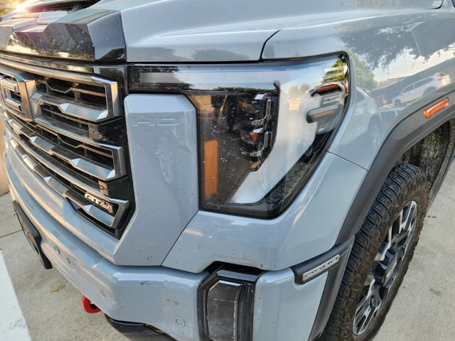 Used 2024 GMC Sierra 2500 AT4 w/ AT4 Preferred Package AWD/4WD image 8