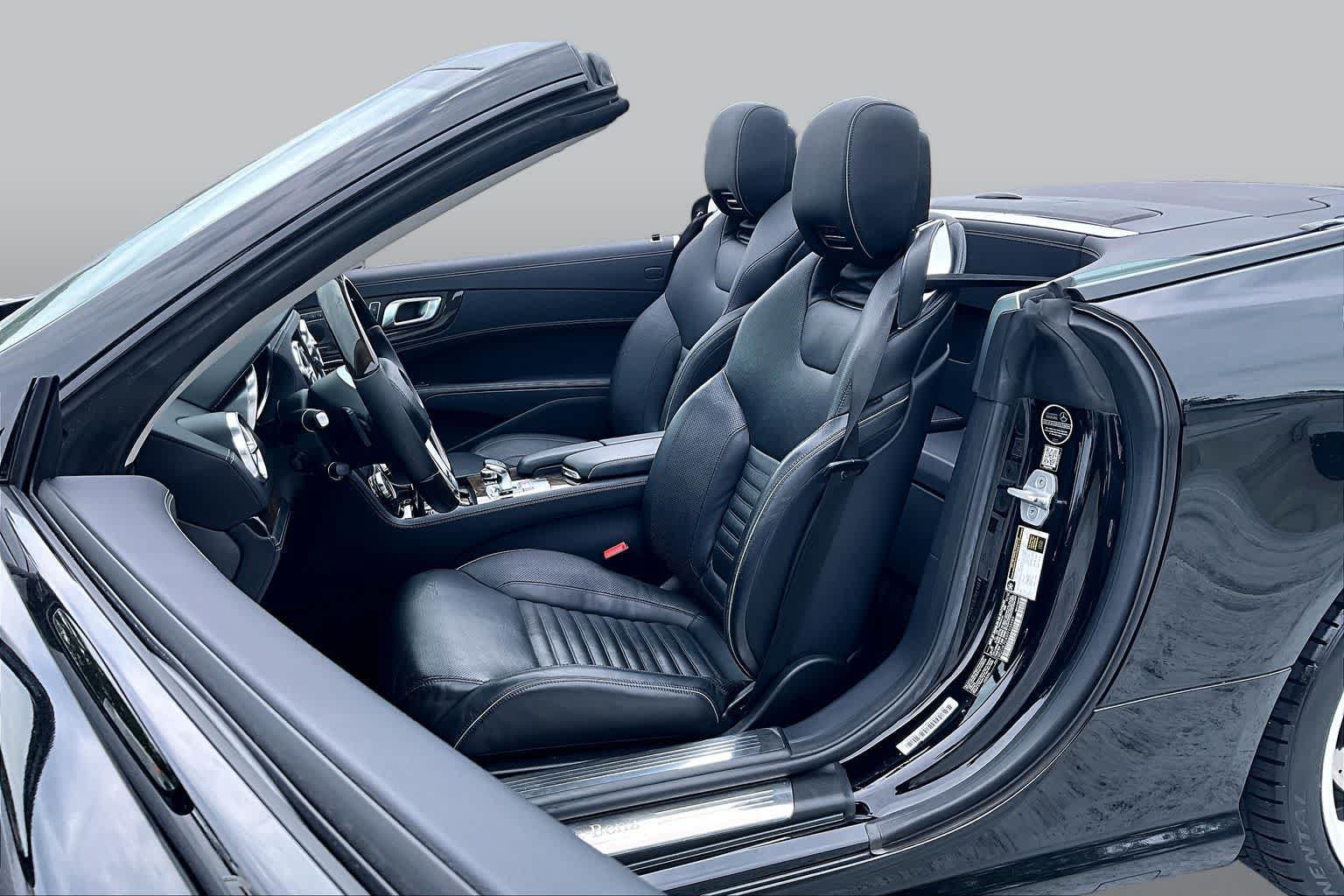 Used 2015 Mercedes-Benz SL 550 image 6