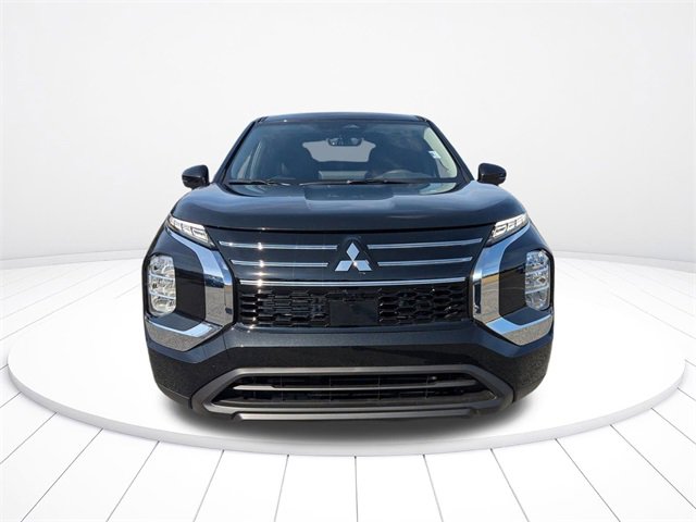 New 2026 Mitsubishi Outlander ES image 8