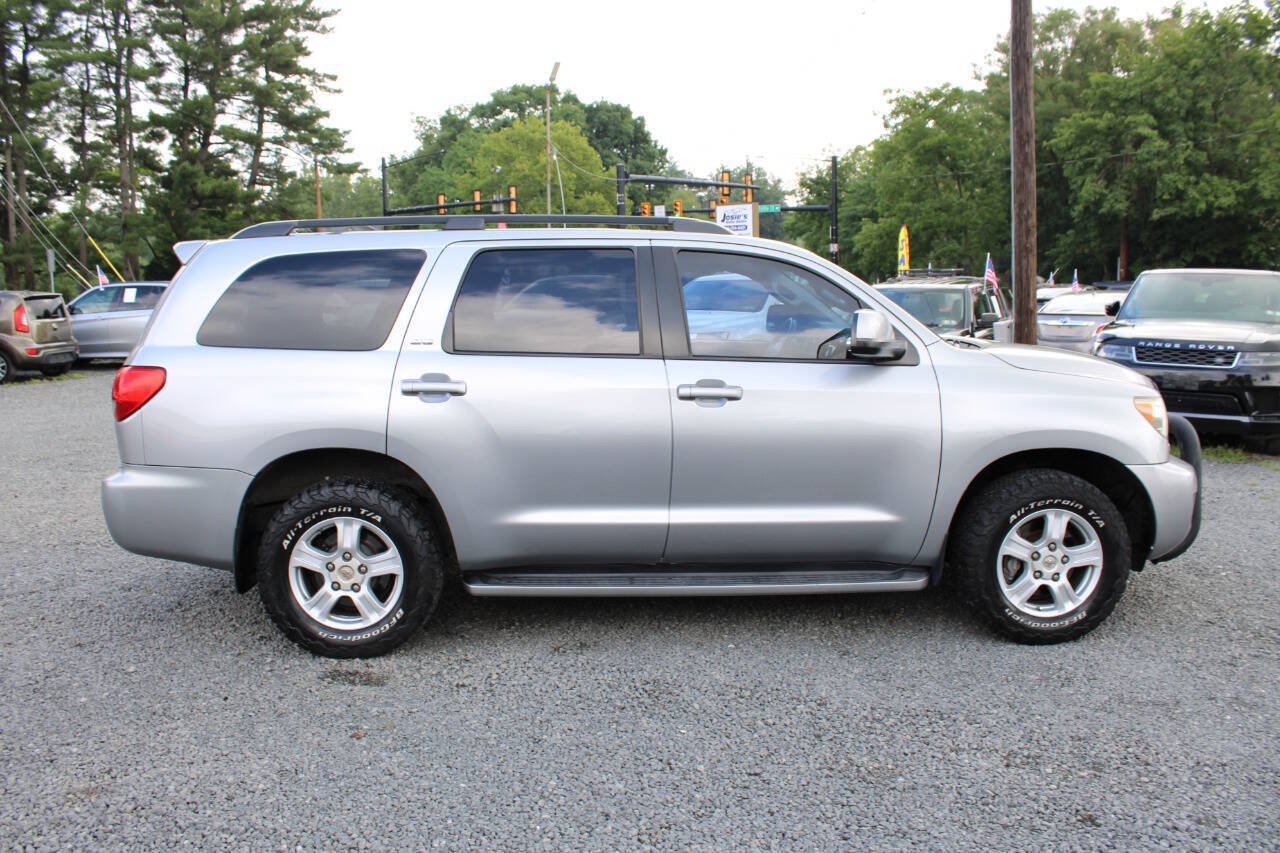 Used 2010 Toyota Sequoia SR5 AWD/4WD image 6