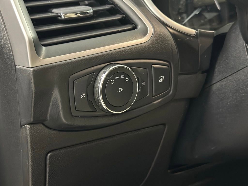 Used 2021 Ford Edge SE FWD image 15