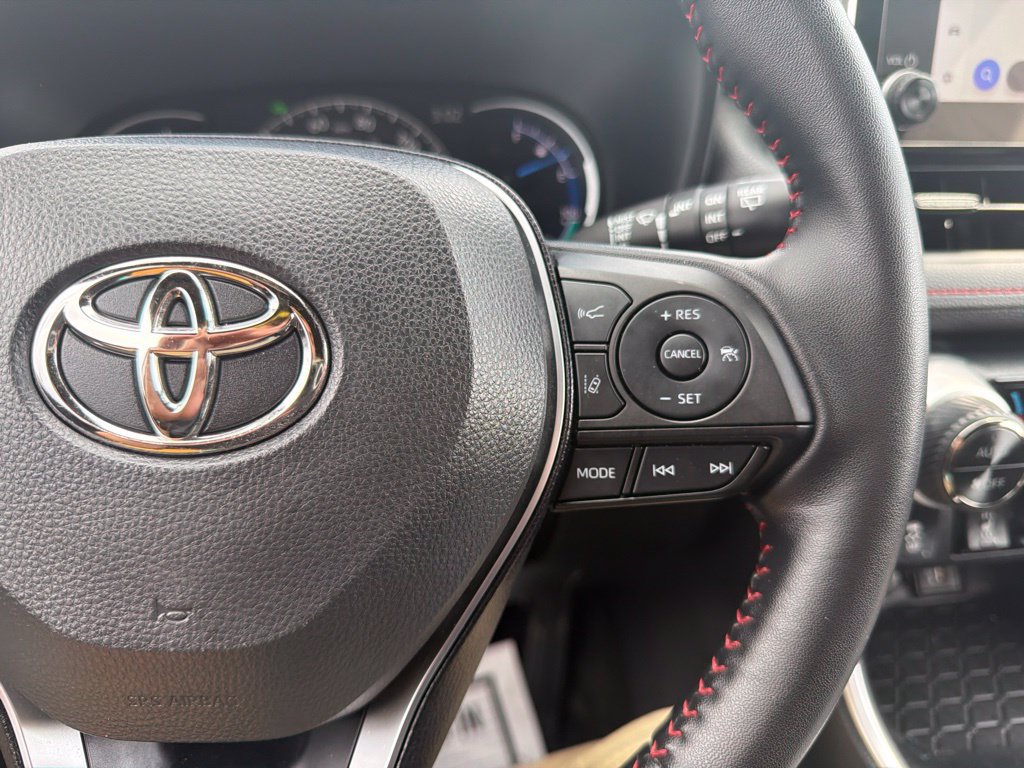 Used 2025 Toyota RAV4 SE AWD/4WD image 24