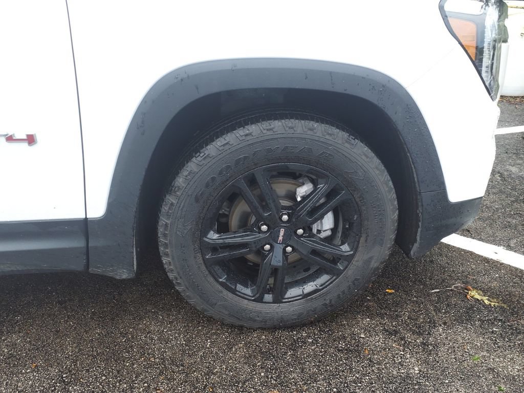 Used 2022 GMC Terrain AT4 w/ Tech Package AWD/4WD image 9