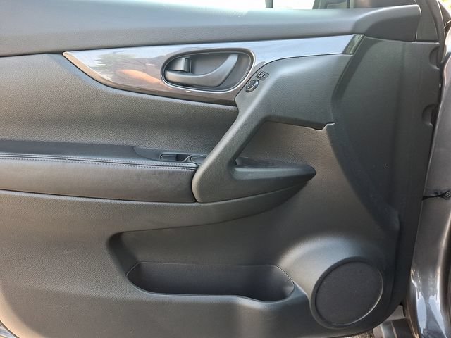 Used 2020 Nissan Rogue S FWD image 13