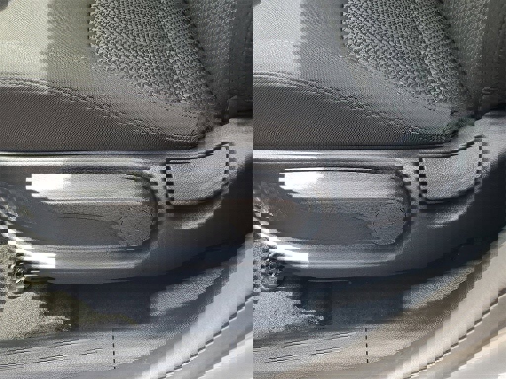 New 2025 Kia Sportage LX image 7