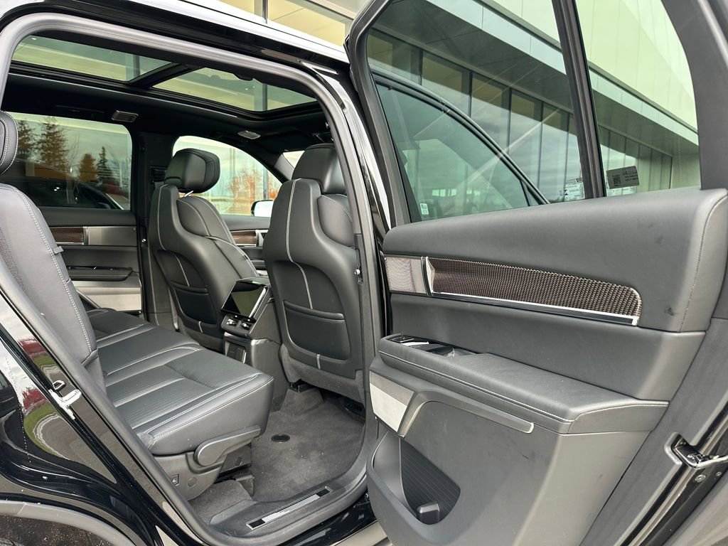 Used 2026 Cadillac Vistiq Sport image 13