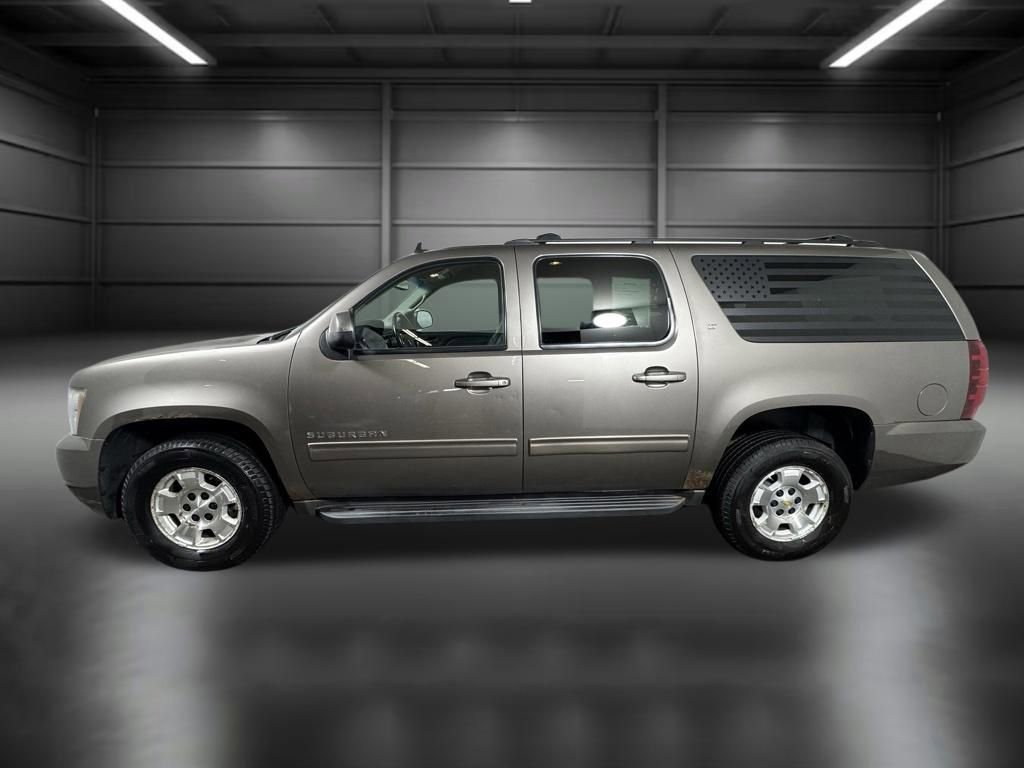 Used 2011 Chevrolet Suburban LT w/ Luxury Package image 3