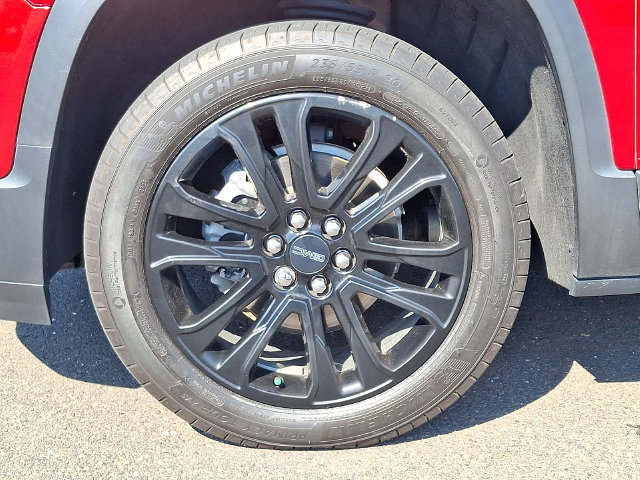 Used 2023 GMC Acadia SLE w/ Driver Convenience Package FWD image 37