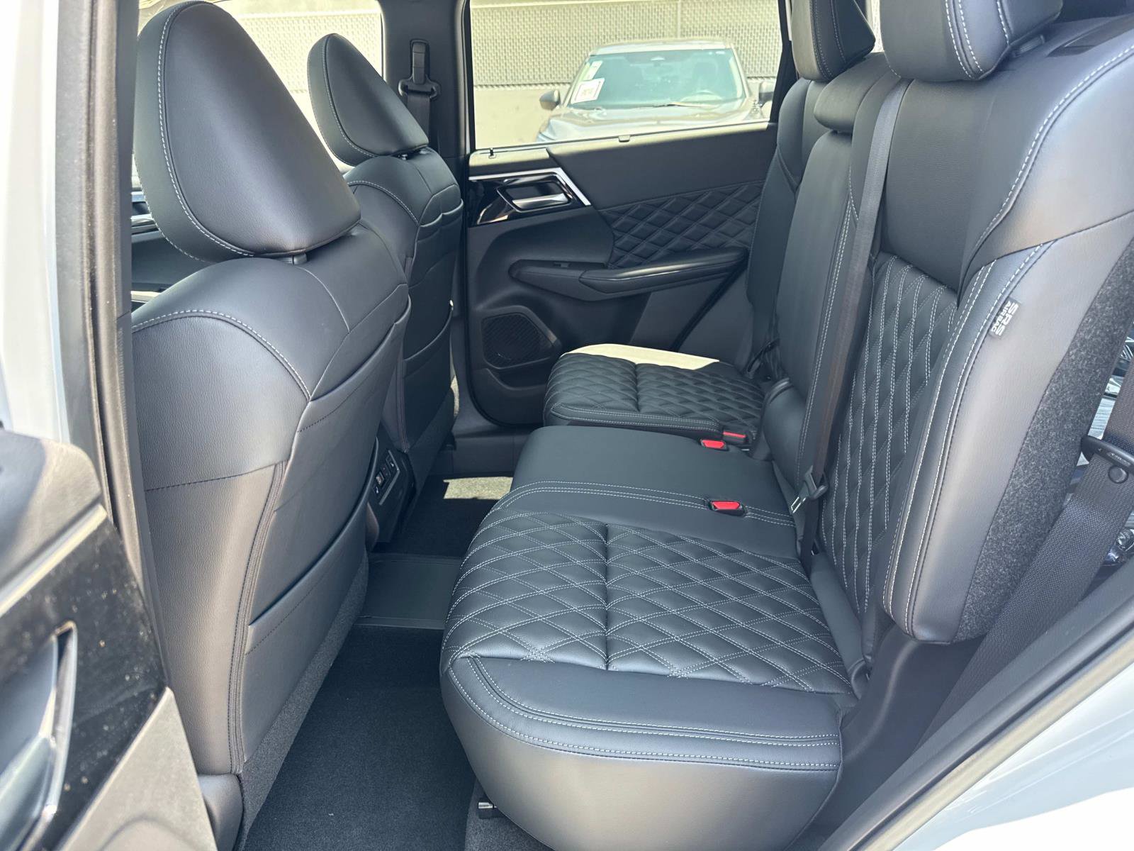 New 2025 Mitsubishi Outlander SEL image 12