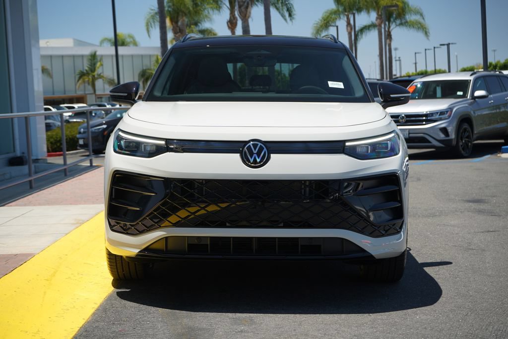 New 2026 Volkswagen Tiguan SE R-Line FWD image 5