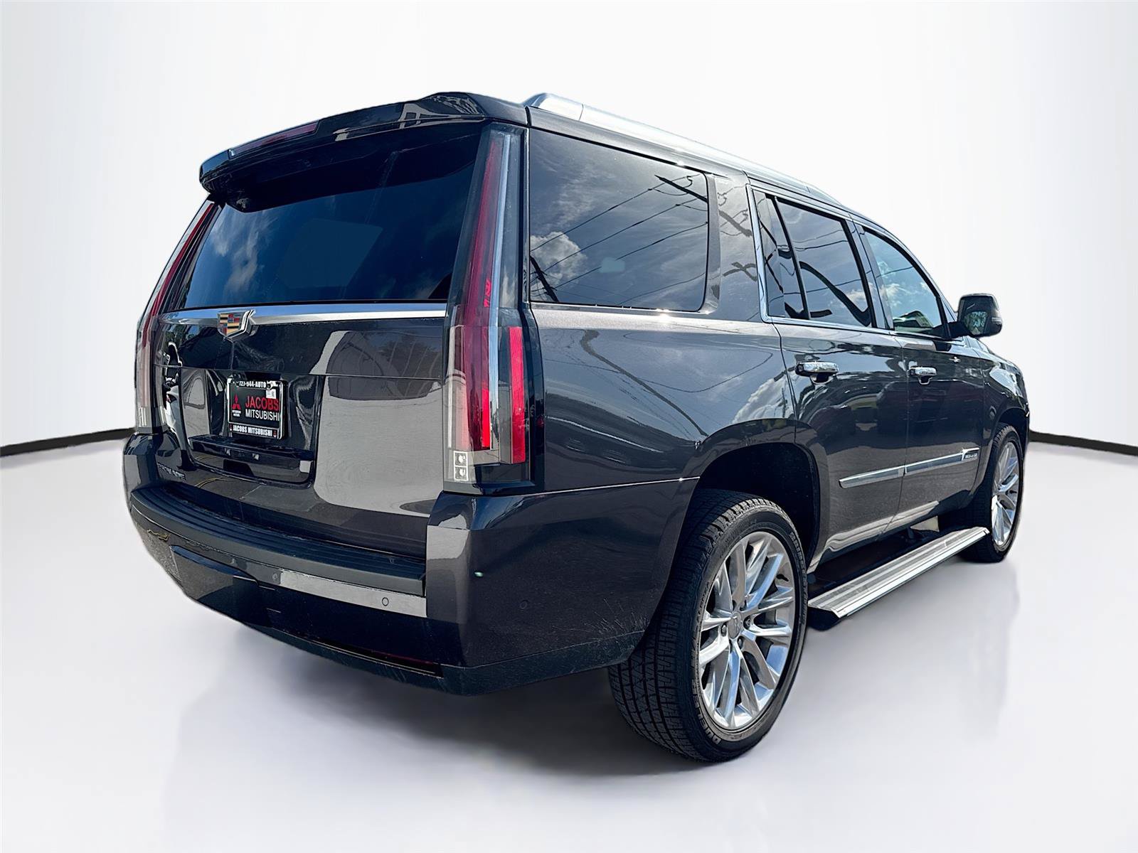 Used 2017 Cadillac Escalade Premium Luxury AWD/4WD image 5