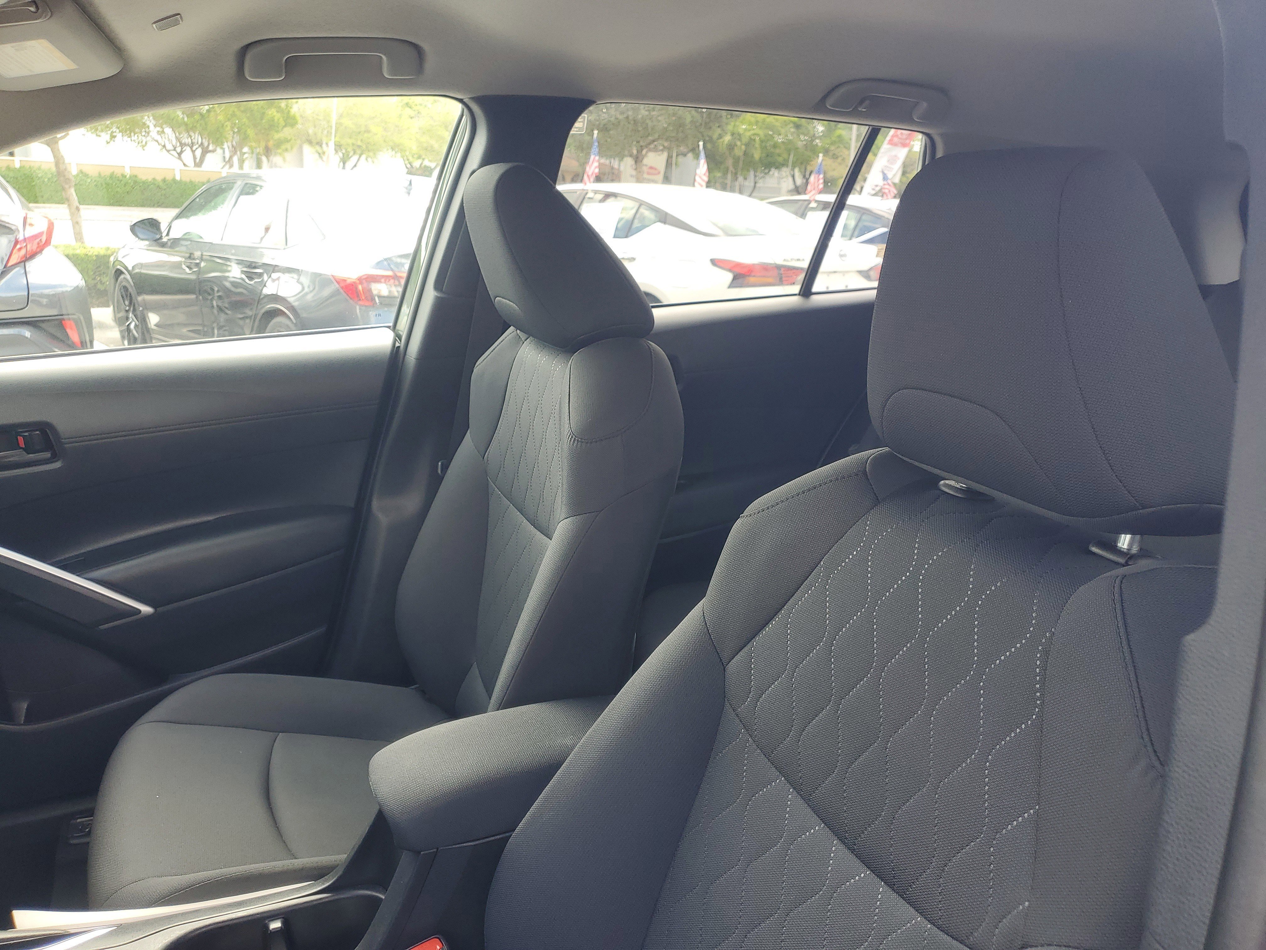 Certified 2025 Toyota Corolla Cross LE FWD image 17