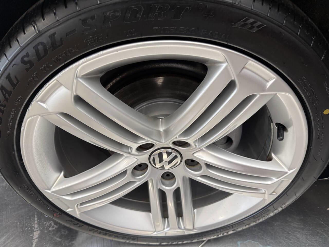 Used 2015 Volkswagen CC R-Line FWD image 27