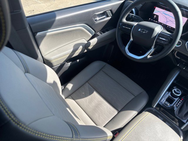 Used 2025 Chevrolet Colorado ZR2 w/ Midnight Edition image 10