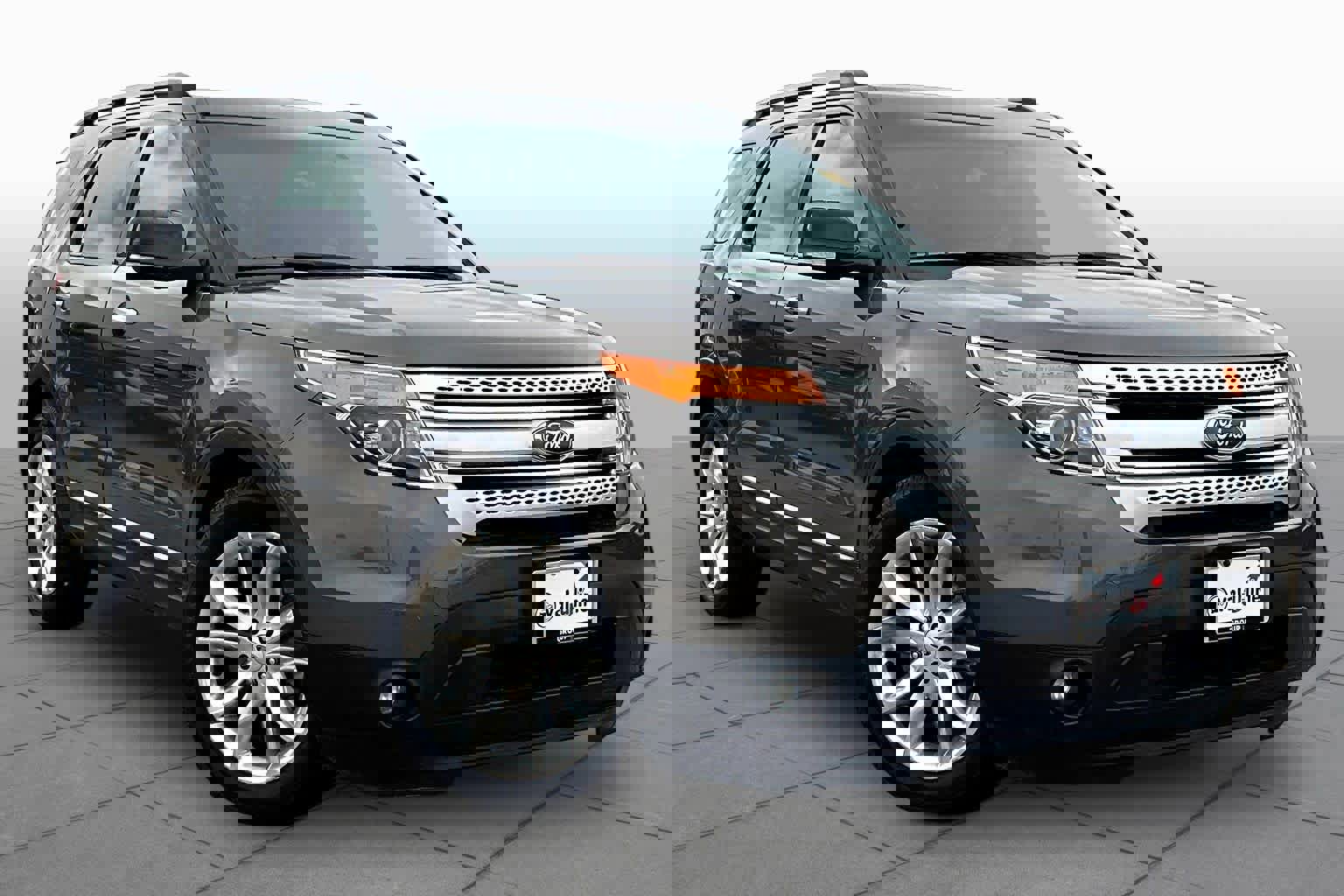 Used 2015 Ford Explorer XLT w/ Equipment Group 202A image 3