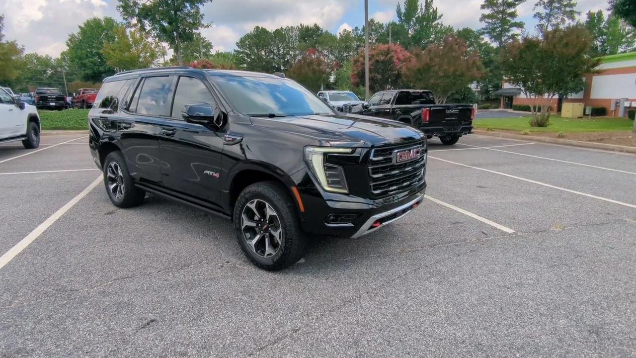 Used 2025 GMC Yukon AT4 w/ AT4 Premium Package AWD/4WD image 2