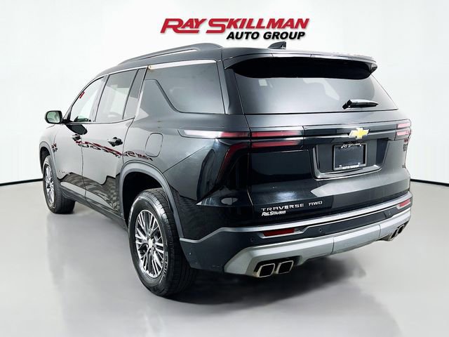 Used 2025 Chevrolet Traverse LT image 5