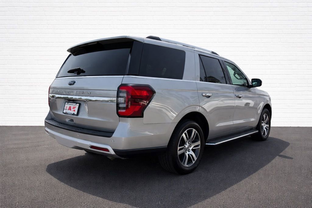 Used 2023 Ford Expedition Limited AWD/4WD image 4