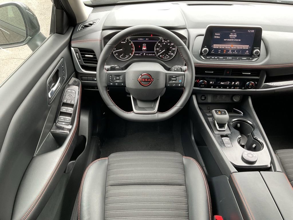 Used 2025 Nissan Rogue SV w/ Rock Creek Premium Package image 15