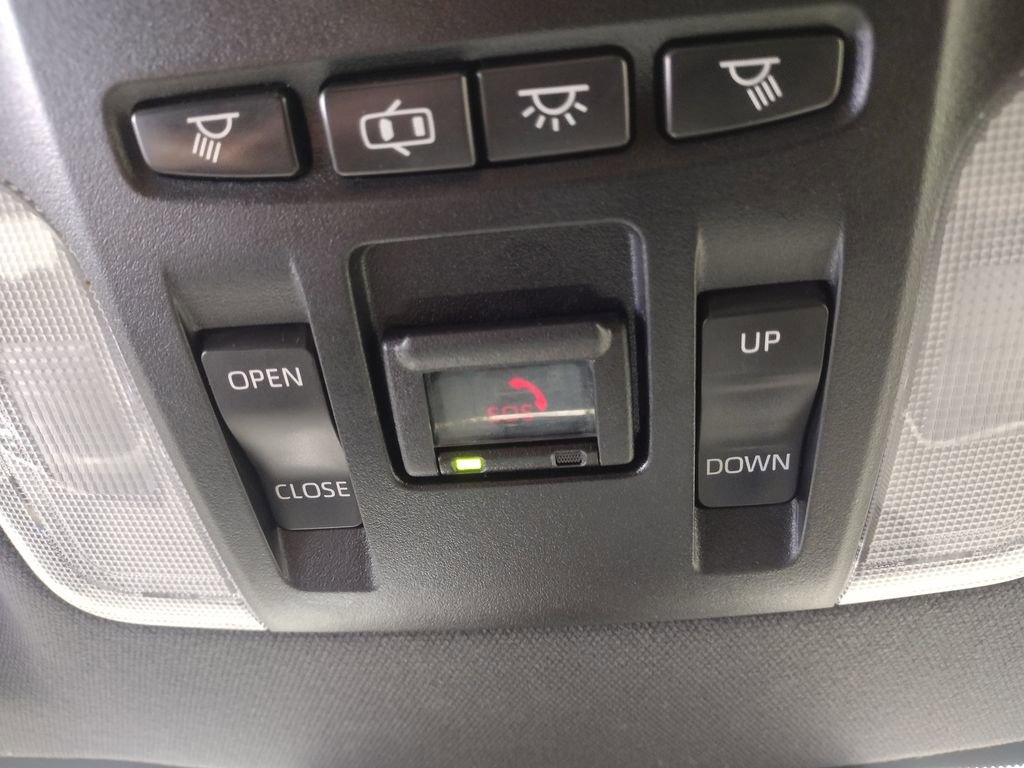 Used 2022 Toyota Corolla XSE FWD image 31