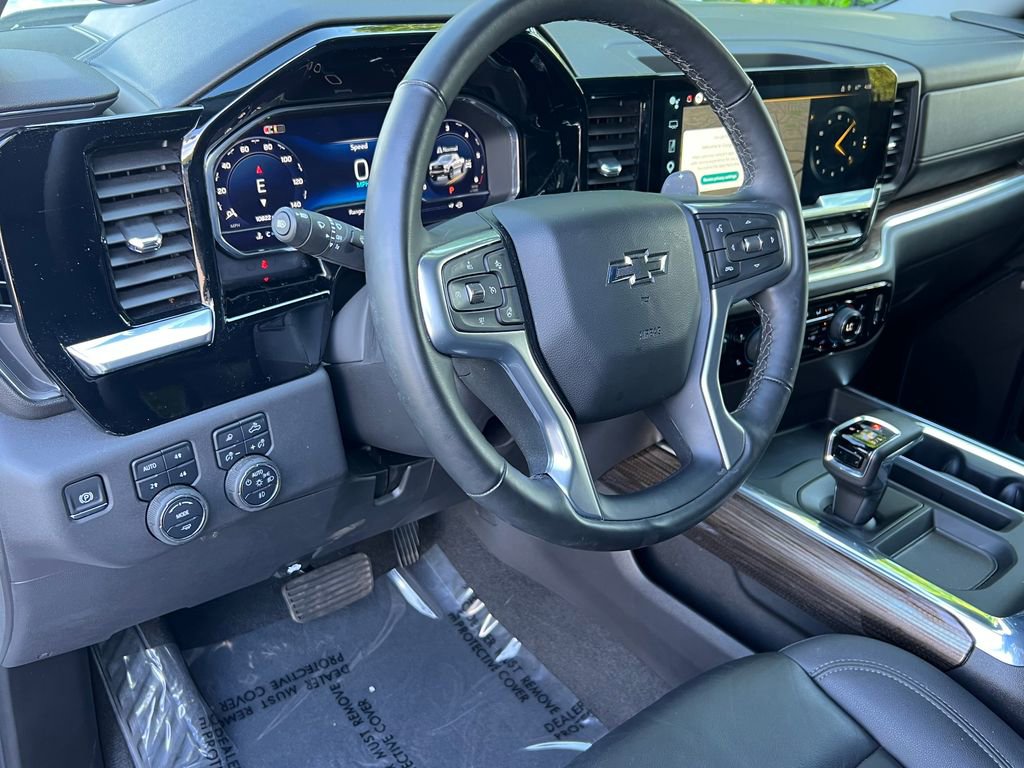 Used 2025 Chevrolet Silverado 1500 LT Trail Boss w/ LT Trail Boss Premium Package AWD/4WD image 26