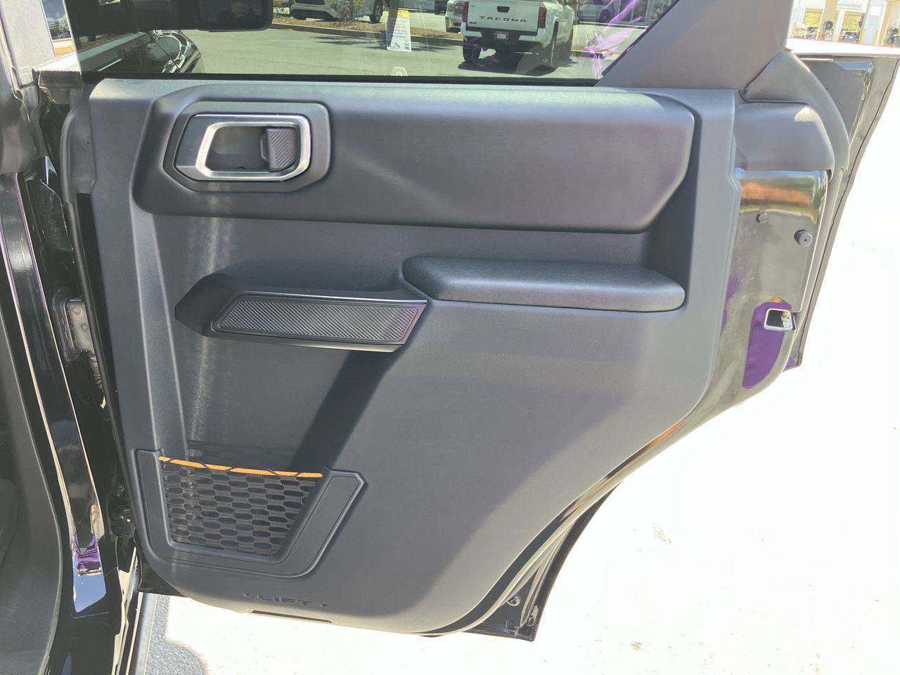 Used 2024 Ford Bronco Badlands image 32