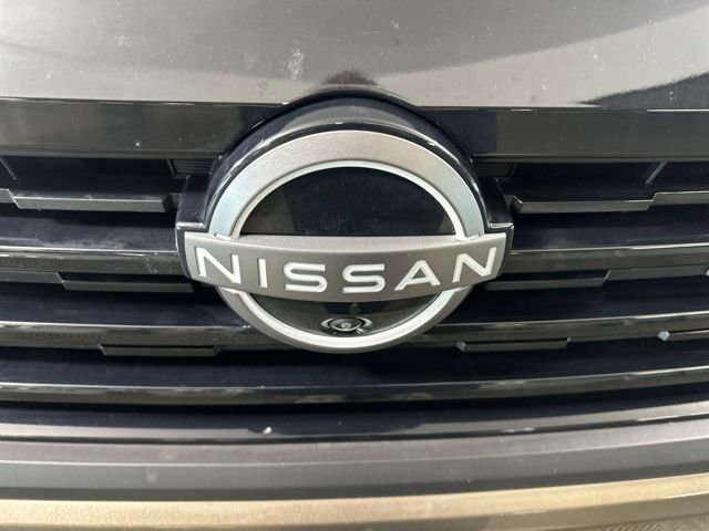 Certified 2025 Nissan Kicks SR image 9