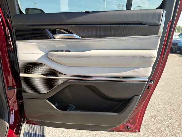 New 2026 Jeep Grand Wagoneer L Summit AWD/4WD image 34