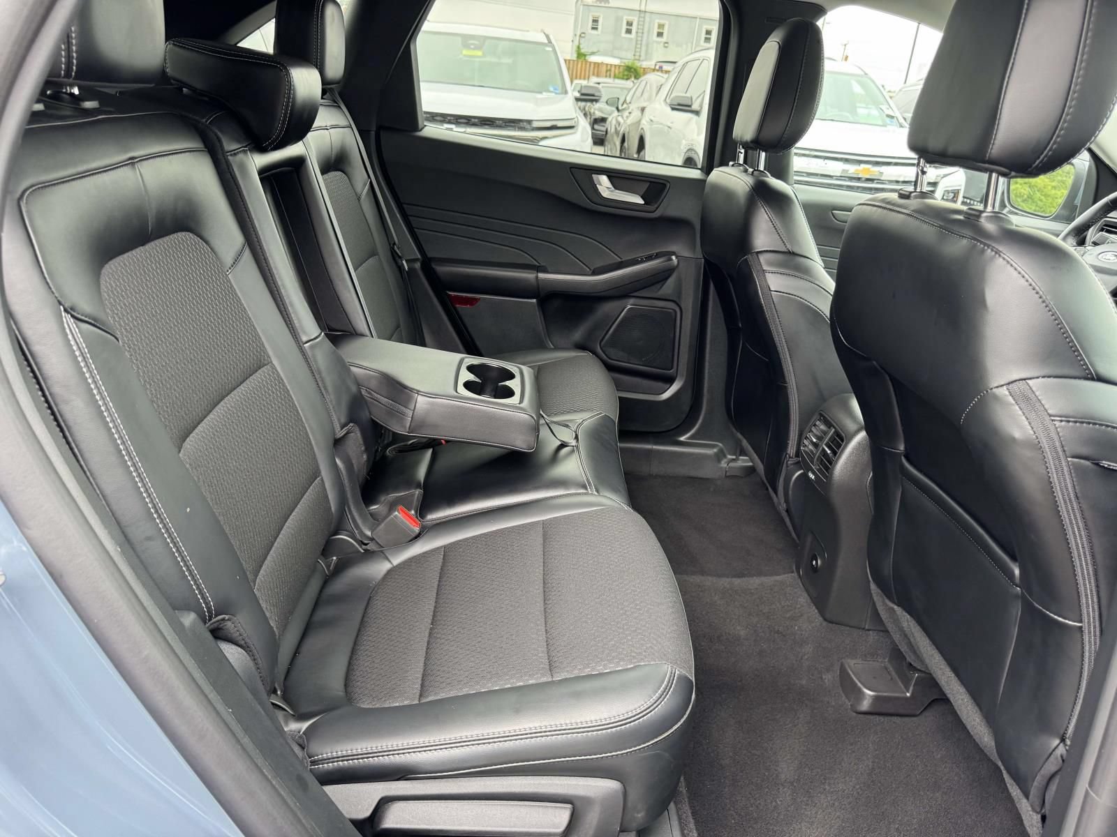 Used 2025 Ford Escape SE FWD image 24