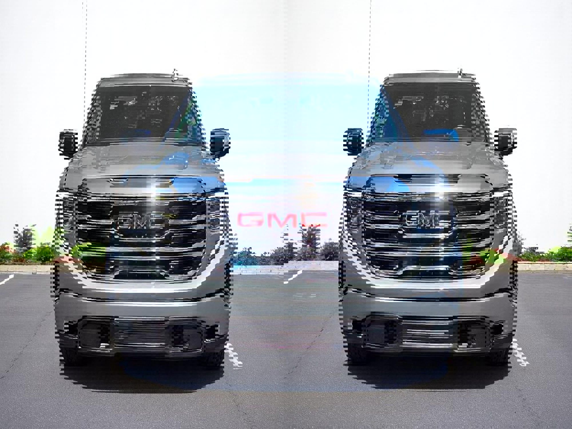 Used 2024 GMC Sierra 1500 SLT AWD/4WD image 3