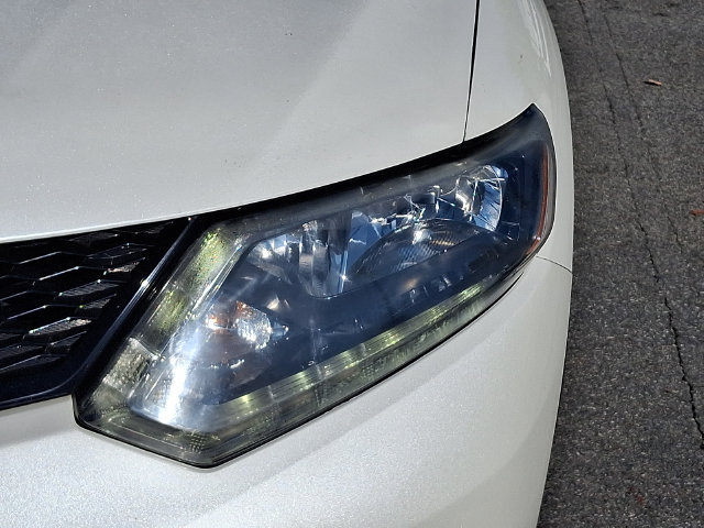 Used 2015 Nissan Rogue SV w/ SV Premium Package FWD image 8
