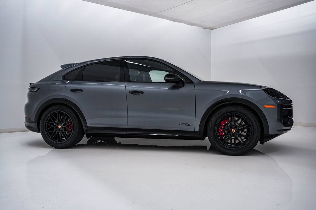 New 2026 Porsche Cayenne GTS AWD/4WD image 9