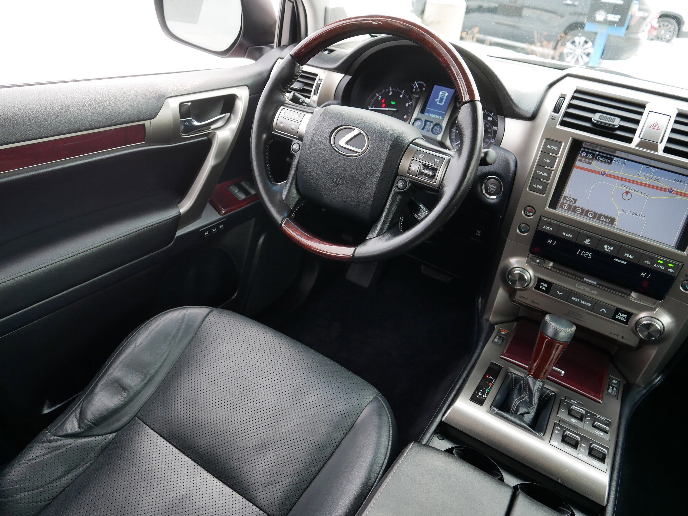 Used 2017 Lexus GX 460 Luxury image 9