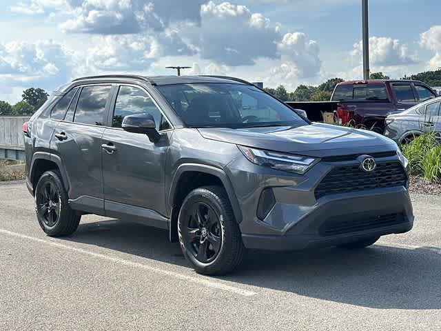 Used 2024 Toyota RAV4 XLE AWD/4WD image 30