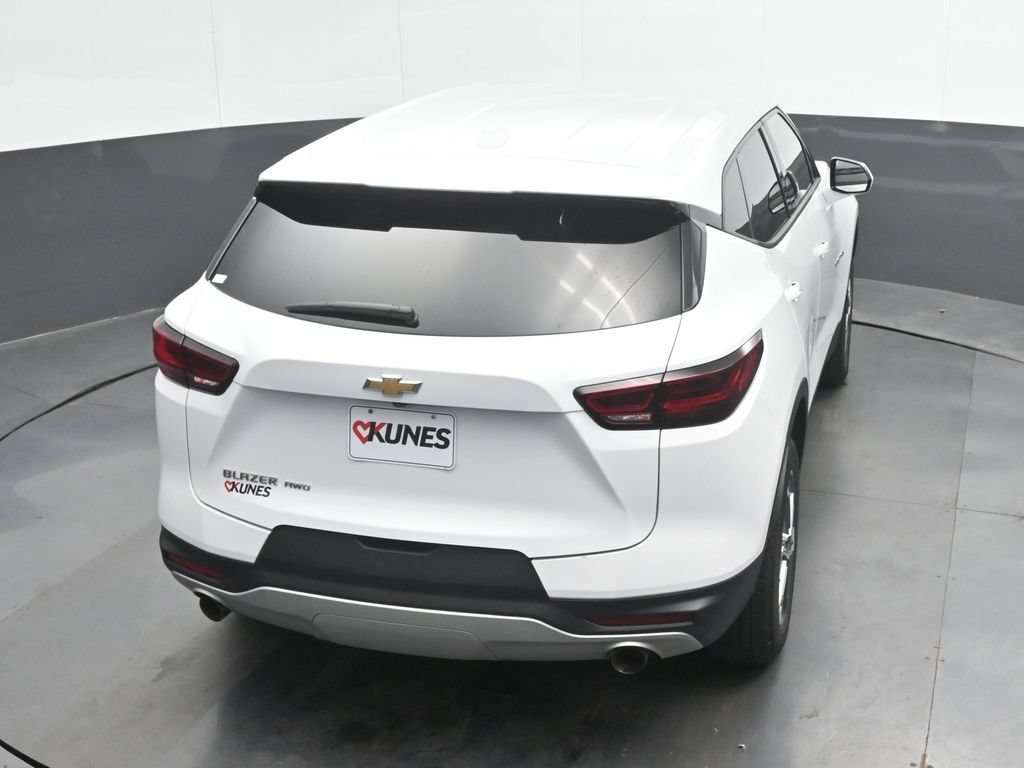 Used 2025 Chevrolet Blazer LT AWD/4WD image 31