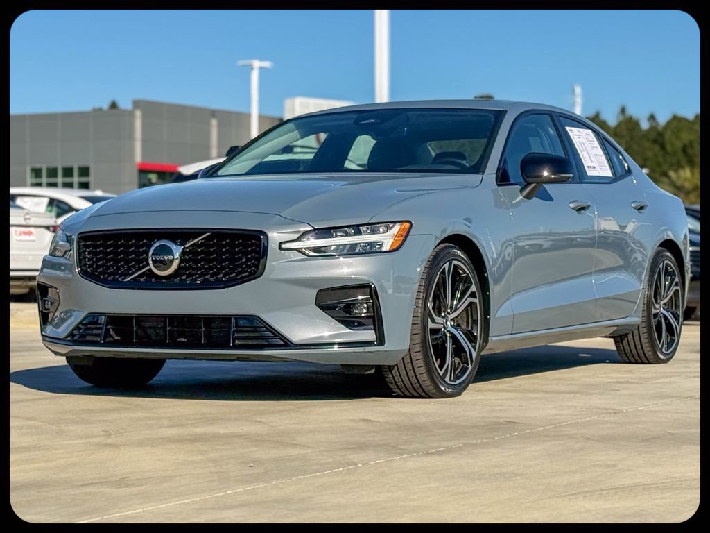 Used 2024 Volvo S60 B5 Core image 3