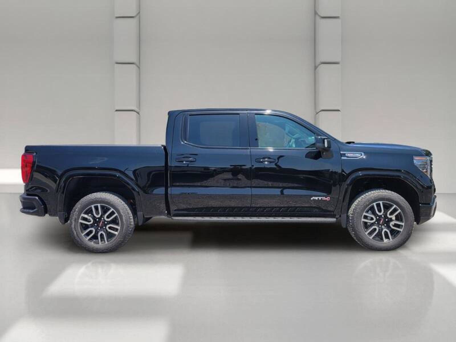 New 2026 GMC Sierra 1500 AT4 AWD/4WD image 4