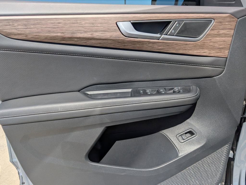 Used 2025 Volkswagen Atlas SEL image 10