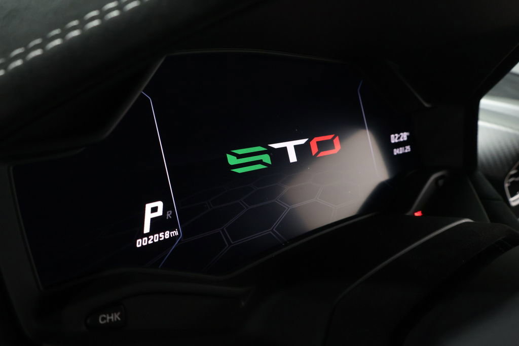 Used 2021 Lamborghini Huracan STO image 21