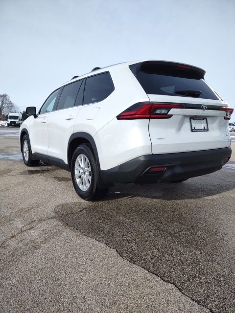 Used 2025 Toyota Grand Highlander AWD image 3