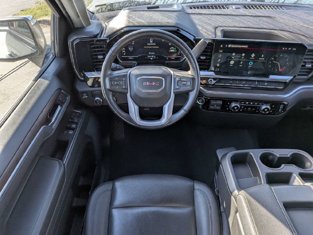 Used 2025 GMC Sierra 1500 SLT RWD image 15