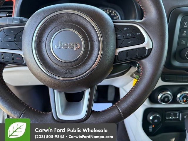 Used 2015 Jeep Renegade Latitude AWD/4WD image 16