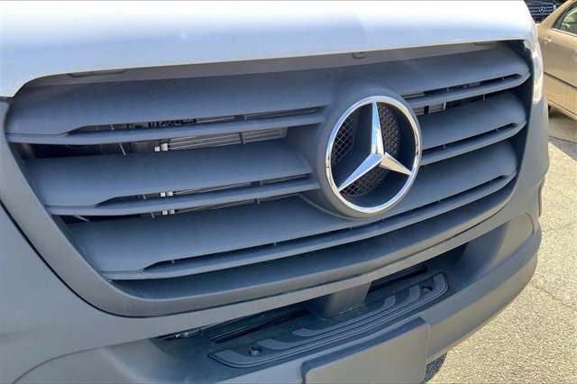 Used 2024 Mercedes-Benz Sprinter 2500 image 24