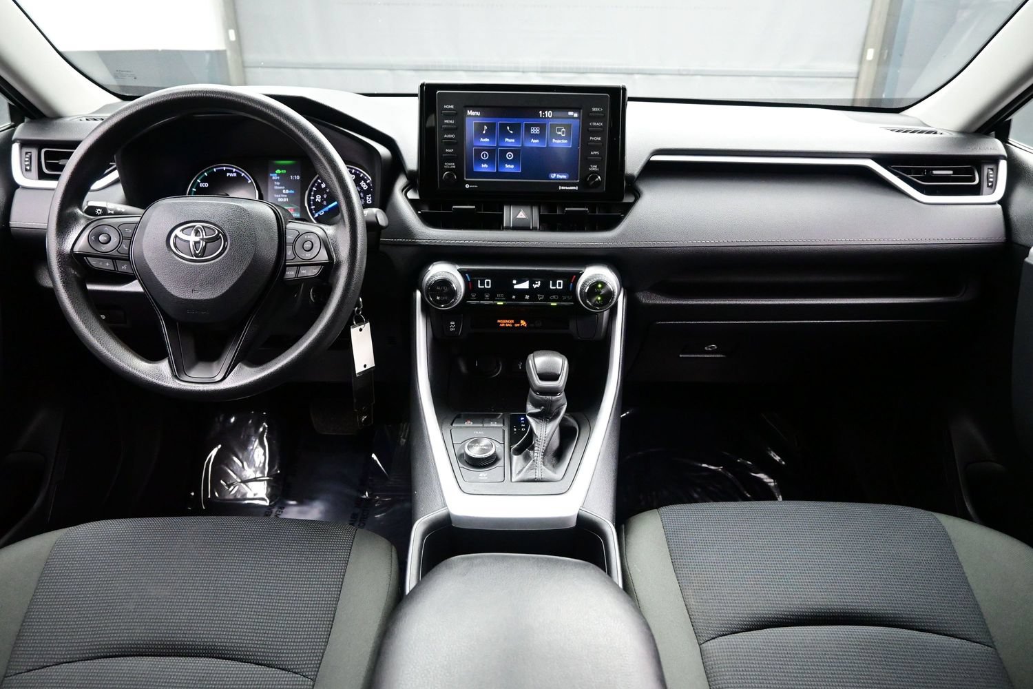 Used 2022 Toyota RAV4 LE AWD/4WD image 16