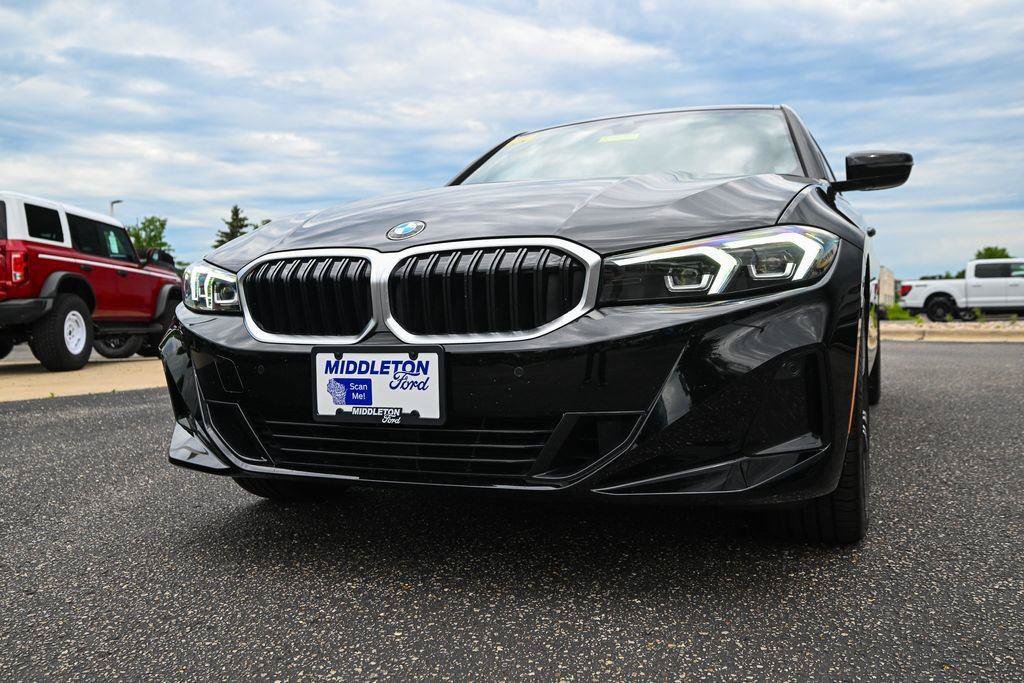 Used 2023 BMW 330i xDrive Sedan w/ Premium Package AWD/4WD image 11