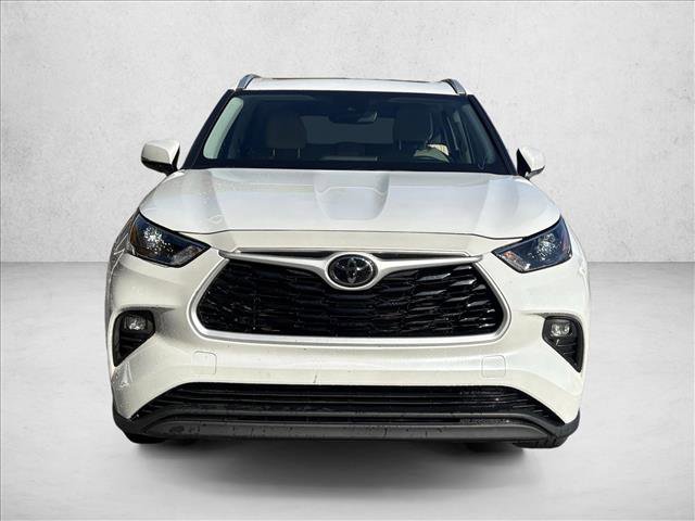 Used 2023 Toyota Highlander XLE video 2