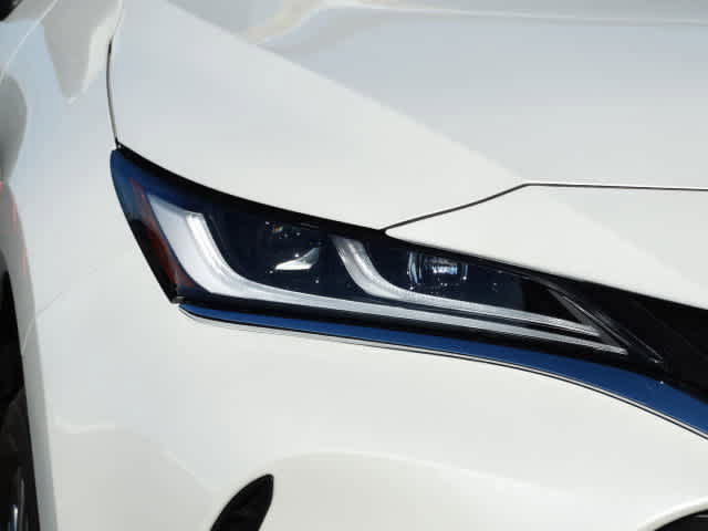 Certified 2024 Toyota Venza XLE image 5